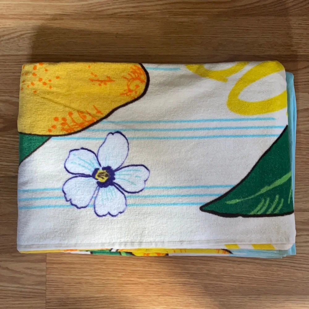 Vera Bradley Lemon Grove 🍋 Squeeze the Day Beach Towel New 2022